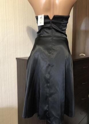 Чёрное атласное платье миди с камнями на новый год3 фото