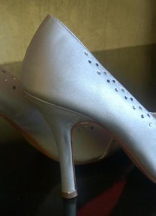 Туфли на каблуке серебристые со стразами (из сша) стильные элегантные р.38,54 фото