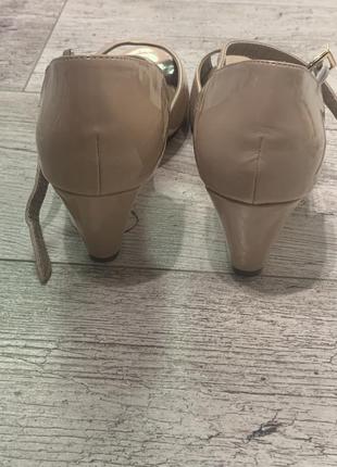 Туфли босоножки pavers бежевые размер 41