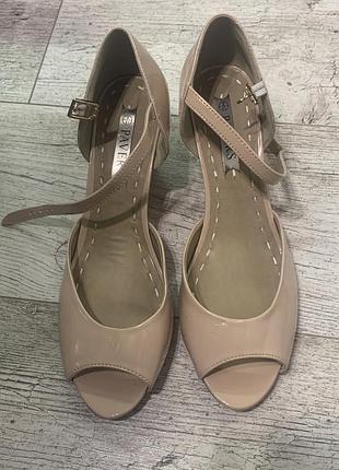Туфли босоножки pavers бежевые размер 41