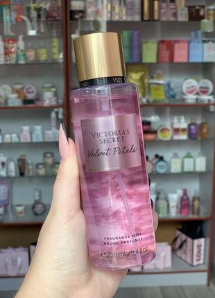 Парфюмированный спрей для тела victoria’s secret velvet petals