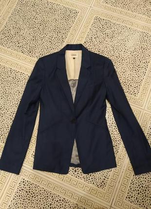 Новый женский синий пиджак от bershka размер 28 м