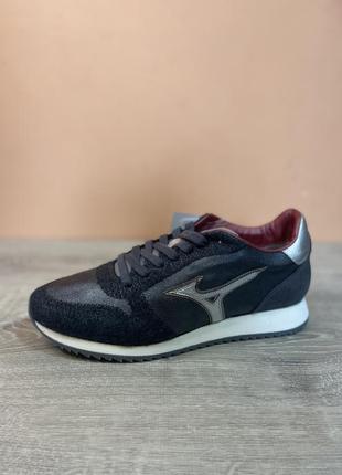 Кросівки mizuno