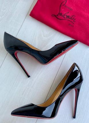 Туфлі лодочки лабутени у стилі  christian louboutin чорні лакові шкіряні натуральні 12 см каблук шпилька червона підошва з червоною підошвою2 фото