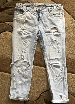Рваные джинсы zara
