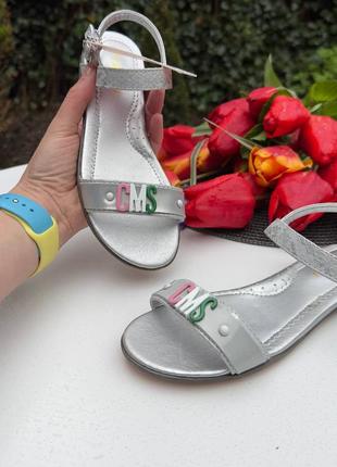 Крутые подростковые босоножки