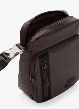 Сумка через плече nike elemental premium crossbody2 фото