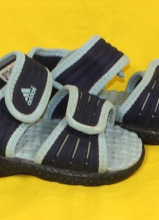 Босоніжки adidas розмір 22-23