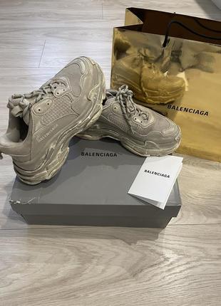 Оригінальні кросівки balenciaga