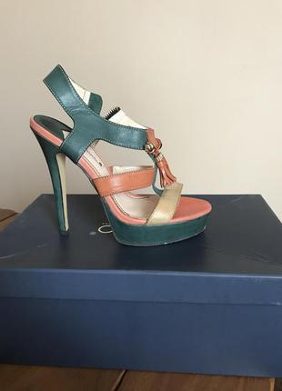 Босоніжки шкіра