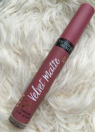 Рідка матова помада victoria's secret velvet matte1 фото