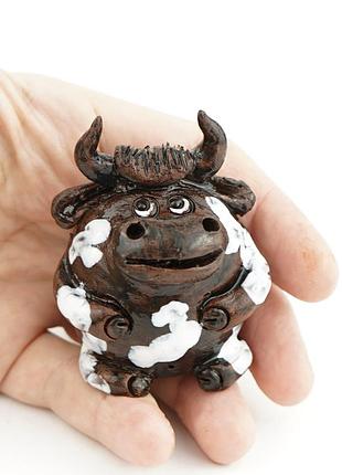 Фігурка у вигляді бика сувенірний бичок