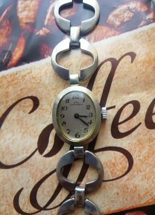 Commodoor вінтажний механічний годинник.