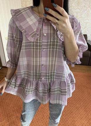 Лілова сорочка в клітинку з комірцями