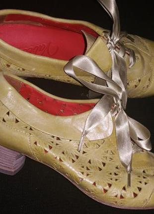 39р - 25.5 нові шкіра туфлі vabeene іспанія каблук 4 см ширина устілки 8 см повністю шкіра абсолютно