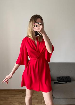 Червона сукня міні із чокером10 фото