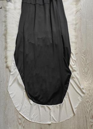 Черное асимметричное платье миди со шлейфом рюшами короткое длинное сзади3 фото
