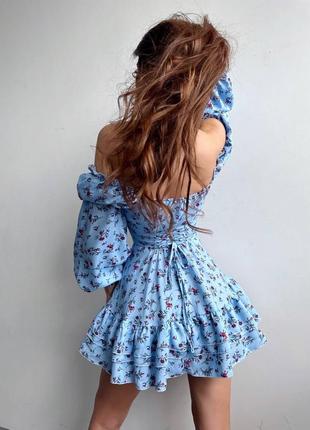 Нежное платье с воланами на пуговицах в цветочный принт, платье мини8 фото