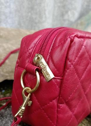 Красная стеганная сумочка через плечо. кроссбоди. текстиль сумка es carte италия4 фото