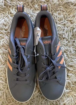 Оригінальні кросівки adidas9 фото