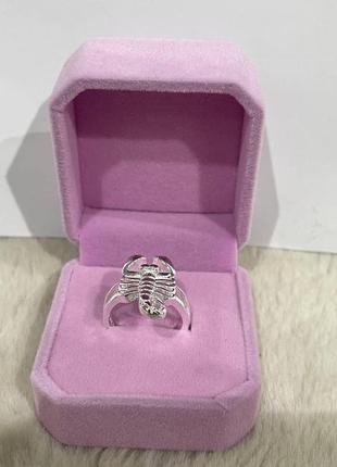 Оригинальный подарок девушке - женское кольцо "серебряный скорпион" в бархатной коробочке2 фото