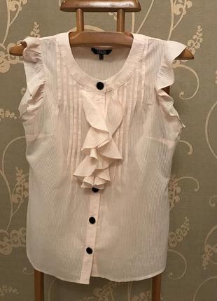 Величезний вибір красивих блуз і сорочок.