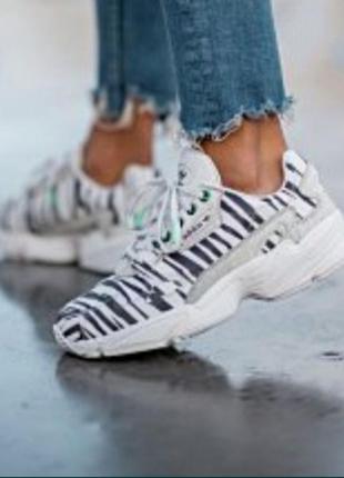 Кроссовки женские adidas falcon zebra