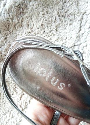 Кожаные босоножки графит сер�ебро сандалии кожа от lotus италия