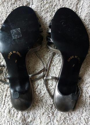 Кожаные босоножки графит сер�ебро сандалии кожа от lotus италия