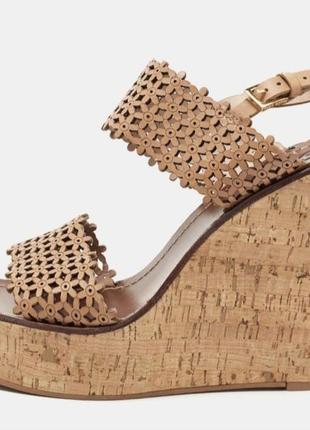 Брендовые кожаные босоножки tory burch3 фото