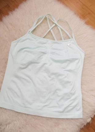 Спортивна футболка м'ятного кольору