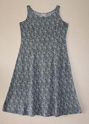 Красиве літнє плаття для стильної жінки