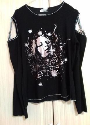 Нарядная футболка с длинными рукавами и открытыми плечами