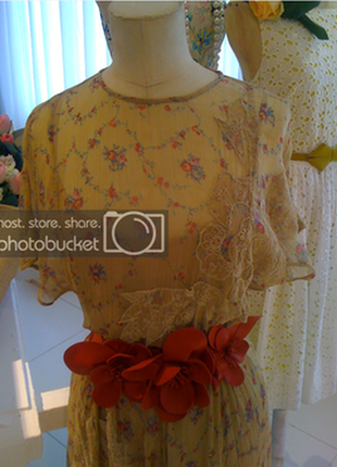 Нежное платье в мелкий цветочек с вышевкой от dorothy perkins