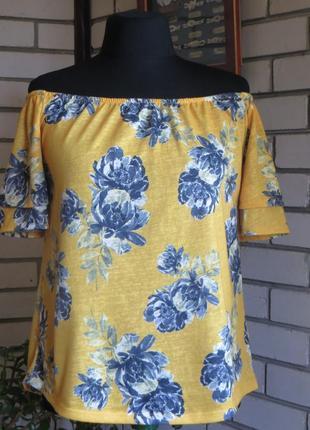 Блуза с открытыми плечами 16 р-ра.