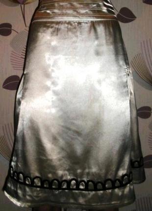 Красива спідниця з бантом