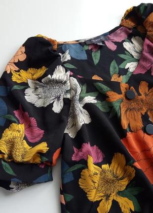 Красива літня блуза в ретро стилі в квітковий принт4 фото