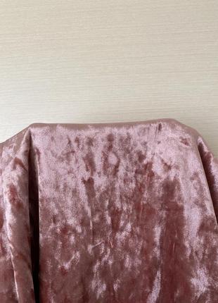 Оксамитова сукня missguided на тонких брительках в пудровому кольорі2 фото
