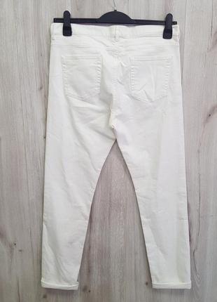 Белые мужские джинсы4 фото