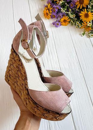 Супер стильные, замшевые женские босоножки на платформе "wow" в наличии и под отшив💙💛🏆