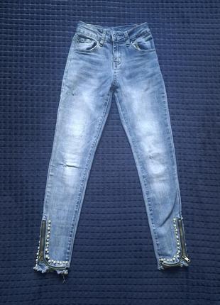 Стильні джинси для дівчини