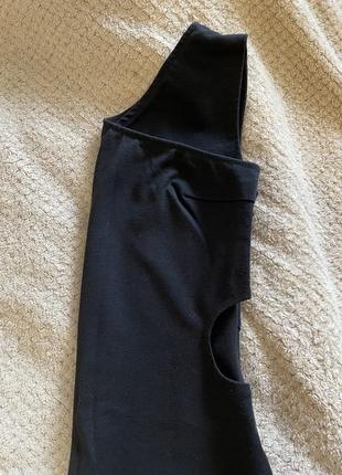 Чорна сукня з вирізами6 фото