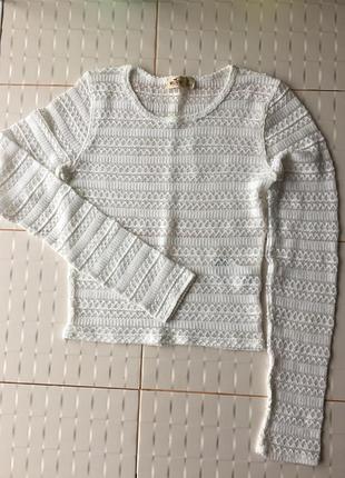 Гарний в'язаний ажурний кроп топ