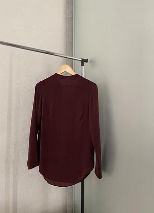 Лаконичная блуза под горло минимализм база