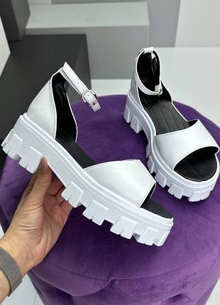 Босоніжки жіночі натуральна привіт