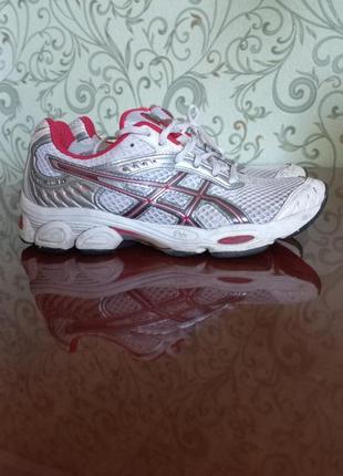 Кроссовки asics