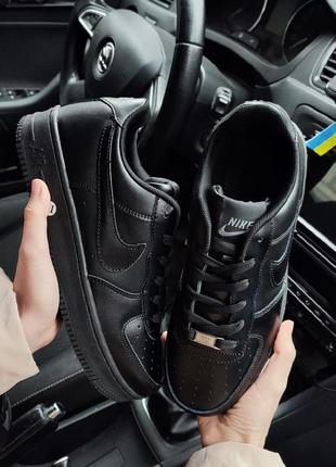 Брендовые мужские кроссовки / качественные кроссовки nike air force 1 black на каждый день1 фото