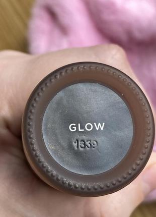 Iconic london body illuminator - glow - бронзер-хайлайтер для тіла, 50 мл3 фото