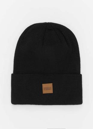 Черная шапка-бини leatherpatch longtb626. шапка urban classics