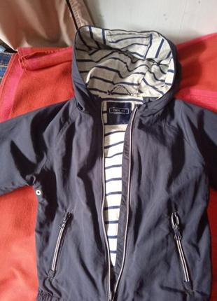 Ветровка next